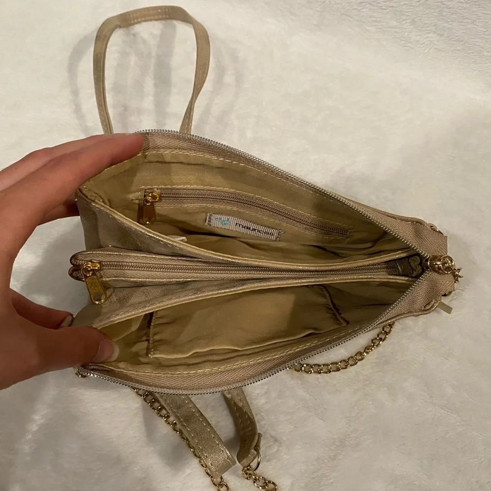 Maurice’s small gold crossbody - Picture 4 of 4